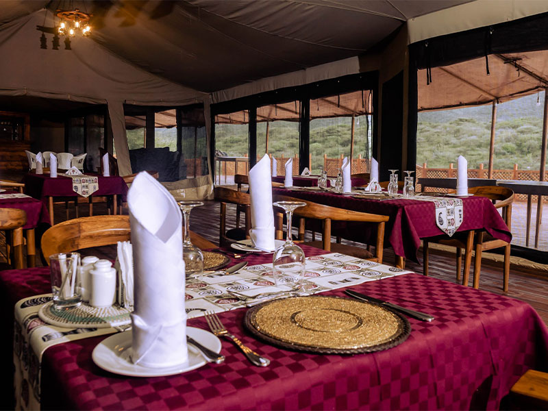 Embalakai-Ngorongoro-lodge-sitting
