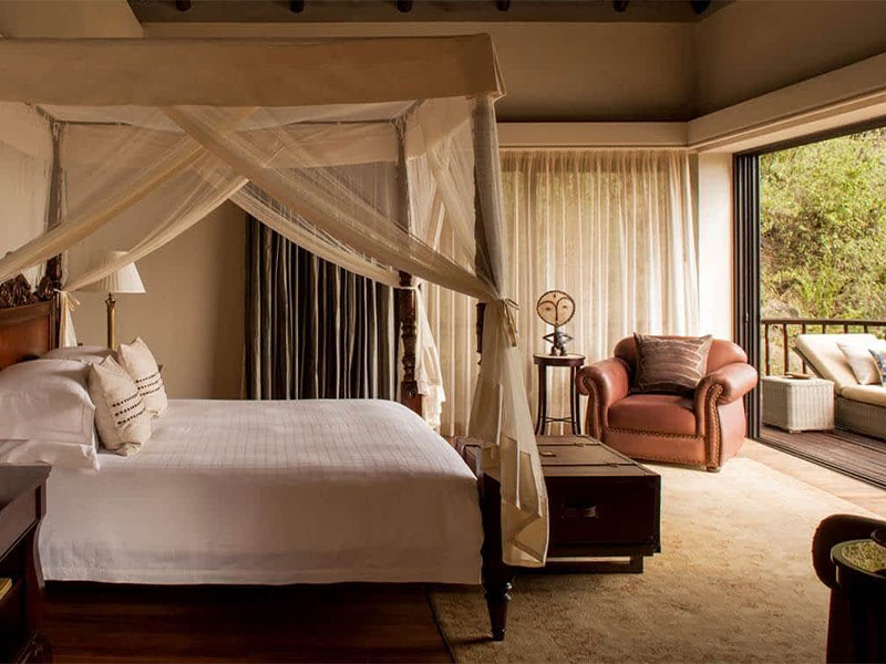 Luxury-Rooms-in-Four-season-lodge